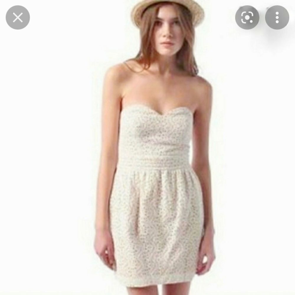 URBAN Outfitter-Lace Cocktail Sweet Heart Neckline Mini Dress (Size:8)